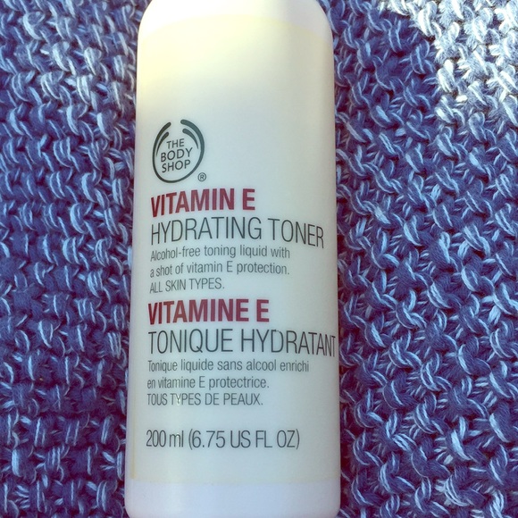 The Body Shop Vitamin E Hydrating Toner Money